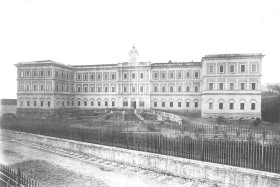 L’hôpital psychiatrique San Niccolò à Sienne vers 1900