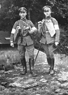 Ernst Jünger (à gauche) avec le lieutenant von Kienitz en 1917