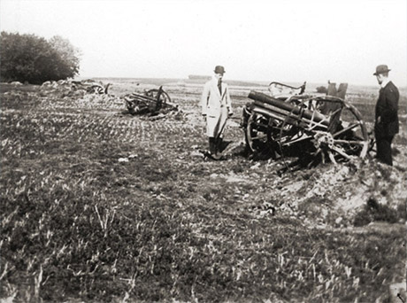 Canons allemands abandonnés en plein champ