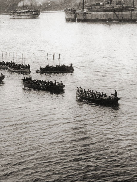 Les troupes alliées débarquent dans les Dardanelles en 1915
