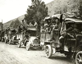 Un convoi de l’armée française sur la route entre Brescia et Vérone, automne 1917