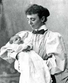 Ethel Cooper lors du baptême de son neveu Howard en 1896
